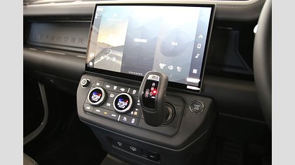 Defender 90 29