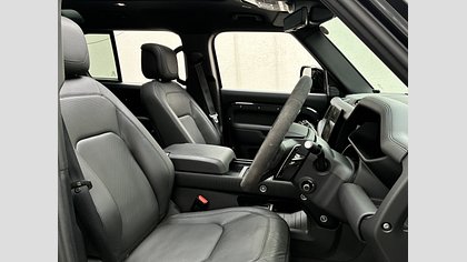Defender 110 3