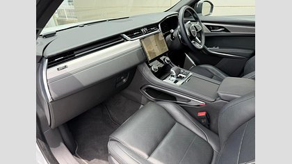 F-Pace 20