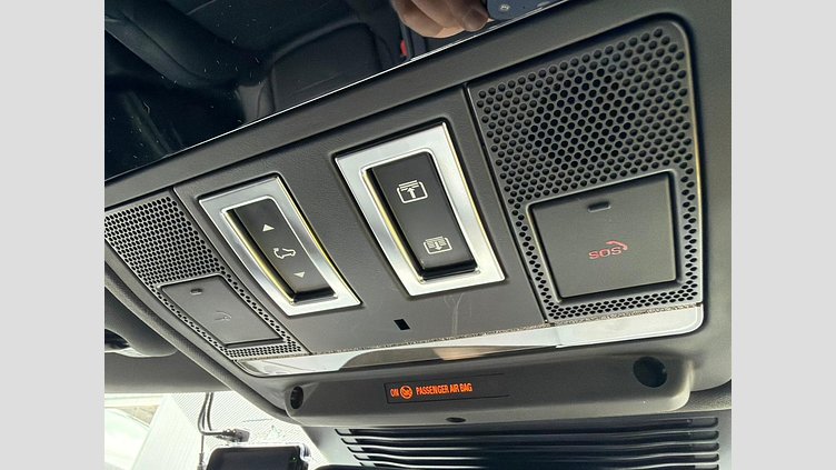 2021 認定中古車 Jaguar F-Pace ユーロンホワイト P250 AWD（オートマチック） R-DYNAMIC SE