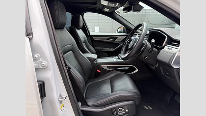 F-Pace 77