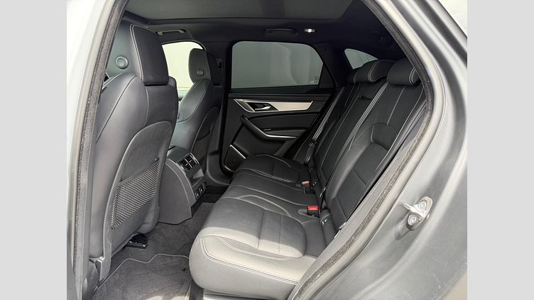 2021 認定中古車 Jaguar F-Pace ユーロンホワイト P250 AWD（オートマチック） R-DYNAMIC SE