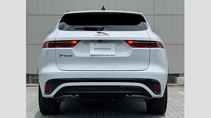 F-Pace 37