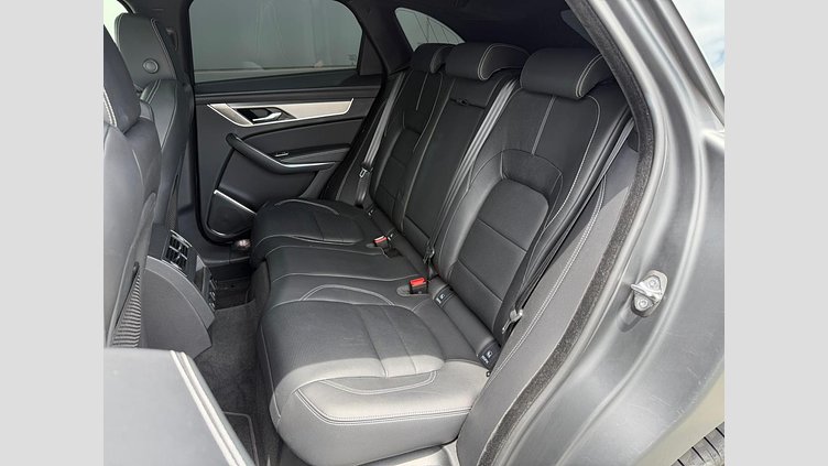 2021 認定中古車 Jaguar F-Pace ユーロンホワイト P250 AWD（オートマチック） R-DYNAMIC SE