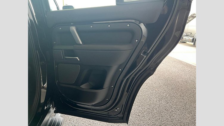 2023 認定中古車 Land Rover Defender 110 サントリーニブラック D300 AWD（AT） X-DYNAMIC HSE