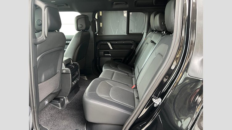 2023 認定中古車 Land Rover Defender 110 サントリーニブラック D300 AWD（AT） X-DYNAMIC HSE