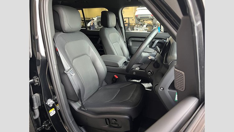 2023 認定中古車 Land Rover Defender 110 サントリーニブラック D300 AWD（AT） X-DYNAMIC HSE