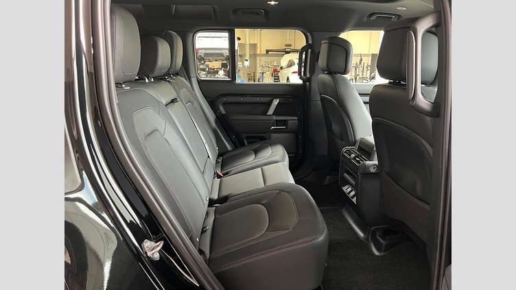 2023 認定中古車 Land Rover Defender 110 サントリーニブラック D300 AWD（AT） X-DYNAMIC HSE