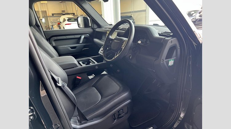 2023 認定中古車 Land Rover Defender 110 サントリーニブラック D300 AWD（AT） X-DYNAMIC HSE