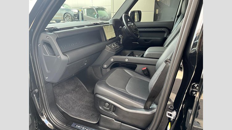 2023 認定中古車 Land Rover Defender 110 サントリーニブラック D300 AWD（AT） X-DYNAMIC HSE