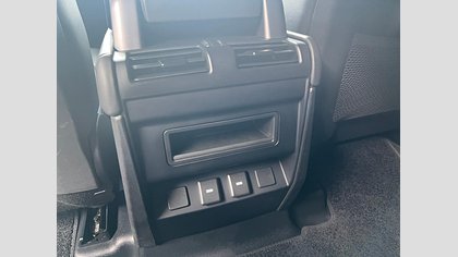 Defender 110 54