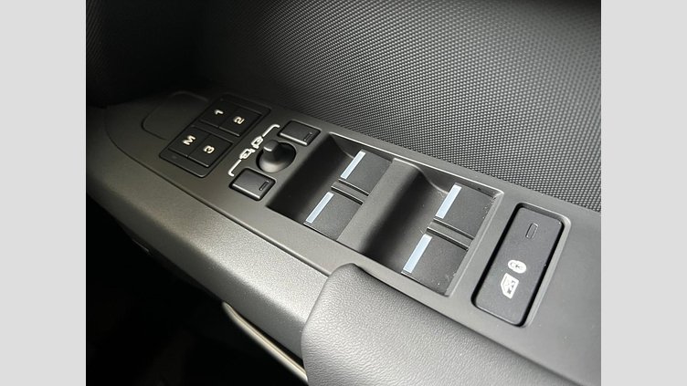 2023 認定中古車 Land Rover Defender 110 サントリーニブラック D300 AWD（AT） X-DYNAMIC HSE