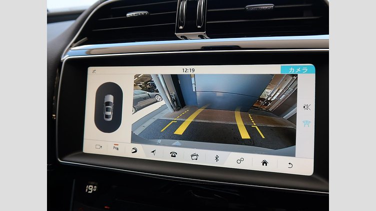 2016 認定中古車 Jaguar XE Yulong White ガソリン 4ドアサルーンS