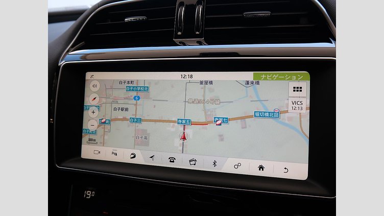 2016 認定中古車 Jaguar XE Yulong White ガソリン 4ドアサルーンS