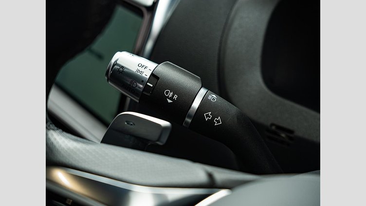 2021 認定中古車 Jaguar XE サントリーニブラック D200 AWD（オートマチック）MHEV 4 door Saloon R-DYNAMIC S