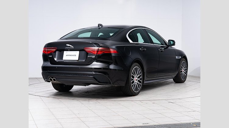 2021 認定中古車 Jaguar XE サントリーニブラック D200 AWD（オートマチック）MHEV 4 door Saloon R-DYNAMIC S