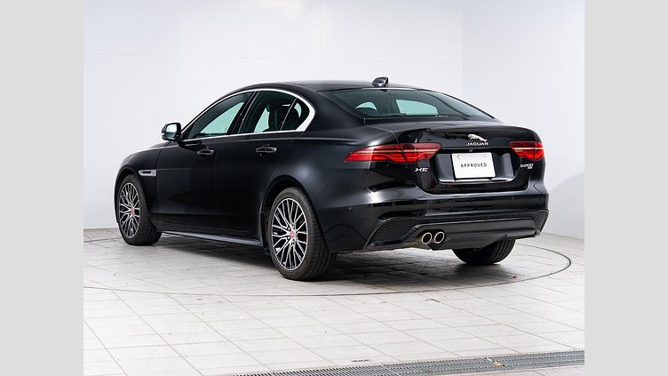 2021 認定中古車 Jaguar XE サントリーニブラック D200 AWD（オートマチック）MHEV 4 door Saloon R-DYNAMIC S