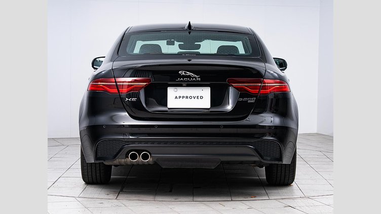 2021 認定中古車 Jaguar XE サントリーニブラック D200 AWD（オートマチック）MHEV 4 door Saloon R-DYNAMIC S