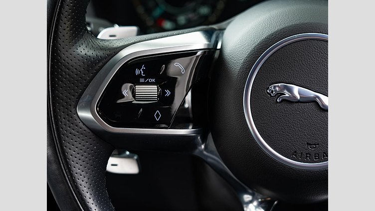 2021 認定中古車 Jaguar XE サントリーニブラック D200 AWD（オートマチック）MHEV 4 door Saloon R-DYNAMIC S