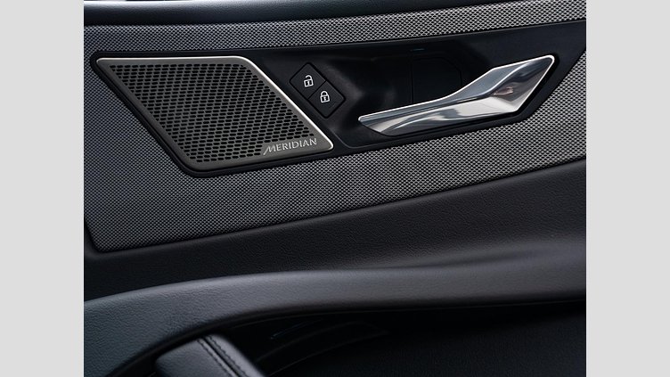2021 認定中古車 Jaguar XE サントリーニブラック D200 AWD（オートマチック）MHEV 4 door Saloon R-DYNAMIC S