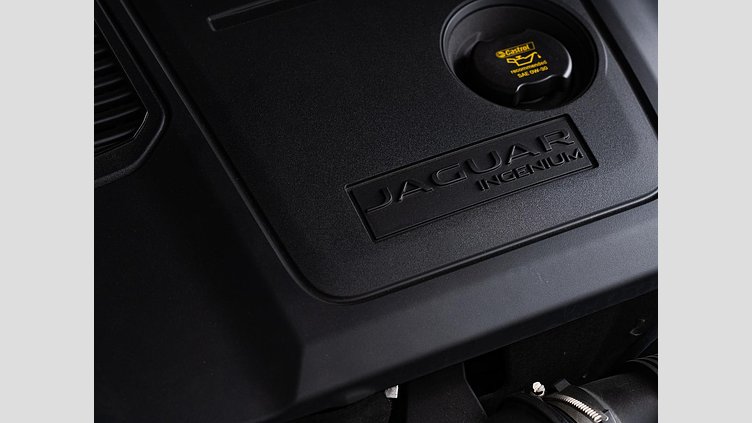 2021 認定中古車 Jaguar XE サントリーニブラック D200 AWD（オートマチック）MHEV 4 door Saloon R-DYNAMIC S