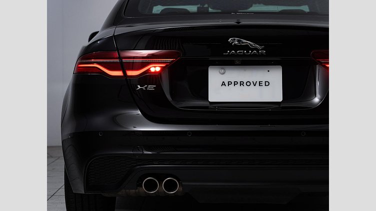 2021 認定中古車 Jaguar XE サントリーニブラック D200 AWD（オートマチック）MHEV 4 door Saloon R-DYNAMIC S
