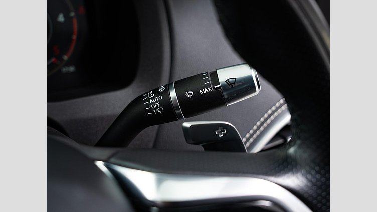 2021 認定中古車 Jaguar XE サントリーニブラック D200 AWD（オートマチック）MHEV 4 door Saloon R-DYNAMIC S