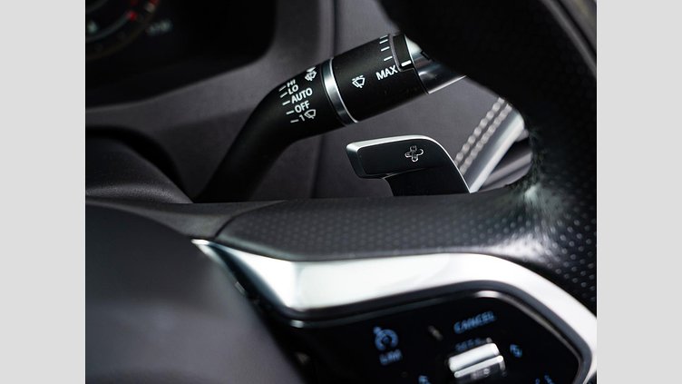 2021 認定中古車 Jaguar XE サントリーニブラック D200 AWD（オートマチック）MHEV 4 door Saloon R-DYNAMIC S