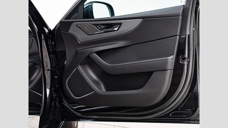 2021 認定中古車 Jaguar XE サントリーニブラック D200 AWD（オートマチック）MHEV 4 door Saloon R-DYNAMIC S