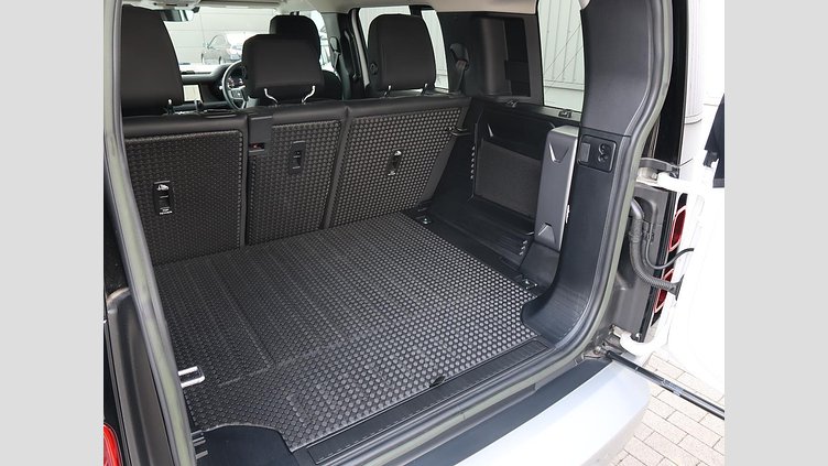 2022 認定中古車 Land Rover Defender 110 フジホワイト D300 AWD（AT） S