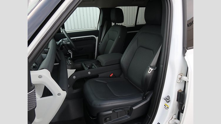 2022 認定中古車 Land Rover Defender 110 フジホワイト D300 AWD（AT） S