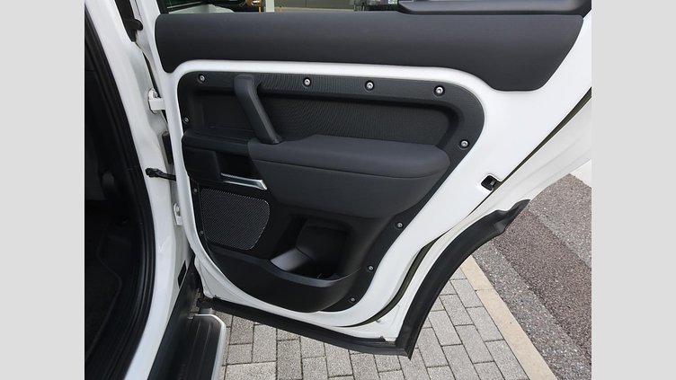 2022 認定中古車 Land Rover Defender 110 フジホワイト D300 AWD（AT） S
