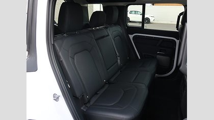 Defender 110 44