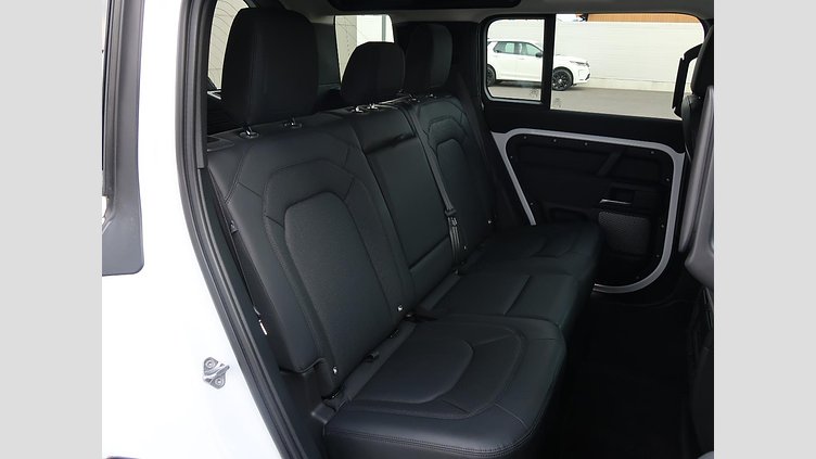 2022 認定中古車 Land Rover Defender 110 フジホワイト D300 AWD（AT） S