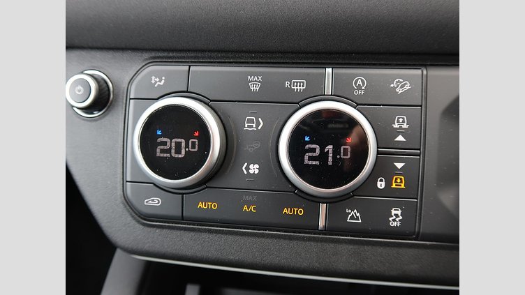 2022 認定中古車 Land Rover Defender 110 フジホワイト D300 AWD（AT） S