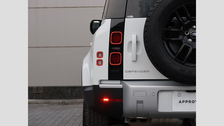 2022 認定中古車 Land Rover Defender 110 フジホワイト D300 AWD（AT） S