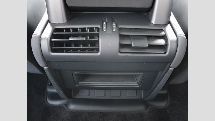 2022 認定中古車 Land Rover Defender 110 フジホワイト D300 AWD（AT） S