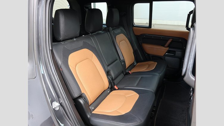 2023 認定中古車 Land Rover Defender 110 カルパチアングレイ D300 AWD（AT） X-DYNAMIC HSE