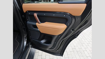 Defender 110 64