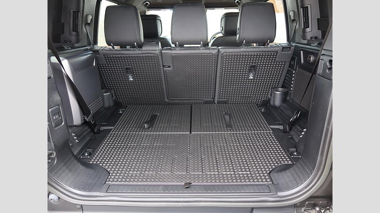 2023 認定中古車 Land Rover Defender 110 カルパチアングレイ D300 AWD（AT） X-DYNAMIC HSE