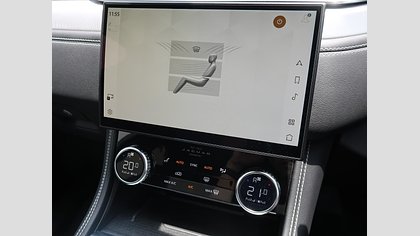 F-Pace 69