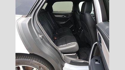 F-Pace 2