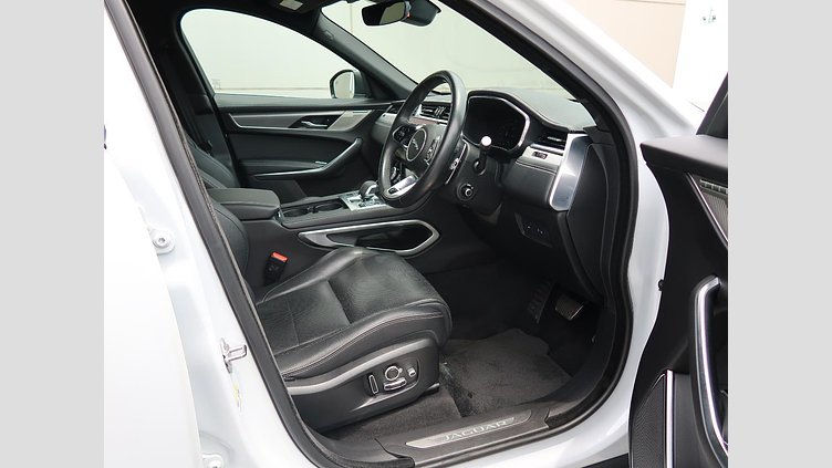 2021 認定中古車 Jaguar F-Pace ユーロンホワイト D200 AWD（オートマチック）MHEV R-DYNAMIC SE