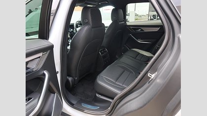 F-Pace 22
