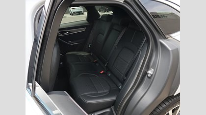 F-Pace 60