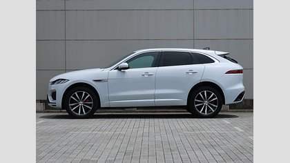 F-Pace 26