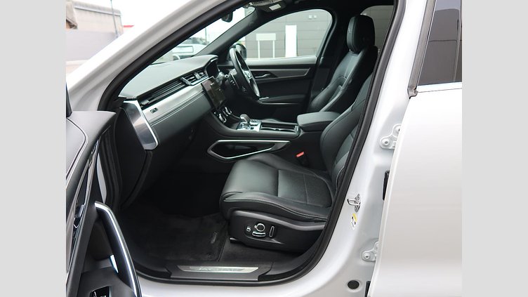 2021 認定中古車 Jaguar F-Pace ユーロンホワイト D200 AWD（オートマチック）MHEV R-DYNAMIC SE