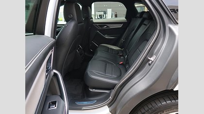 F-Pace 4