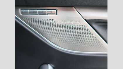 F-Pace 14