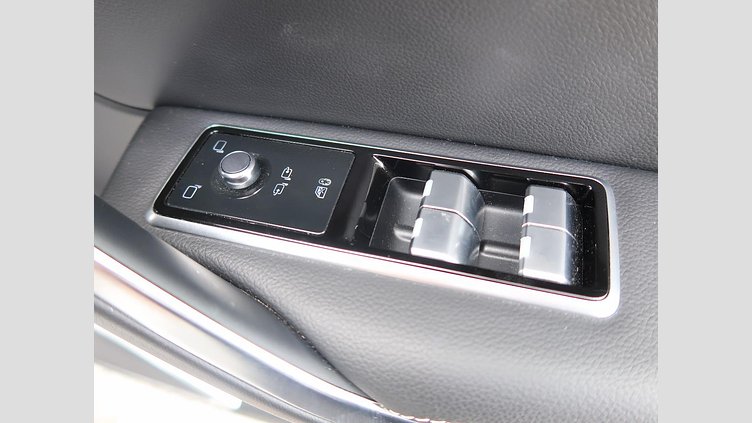 2021 認定中古車 Jaguar F-Pace ユーロンホワイト D200 AWD（オートマチック）MHEV R-DYNAMIC SE